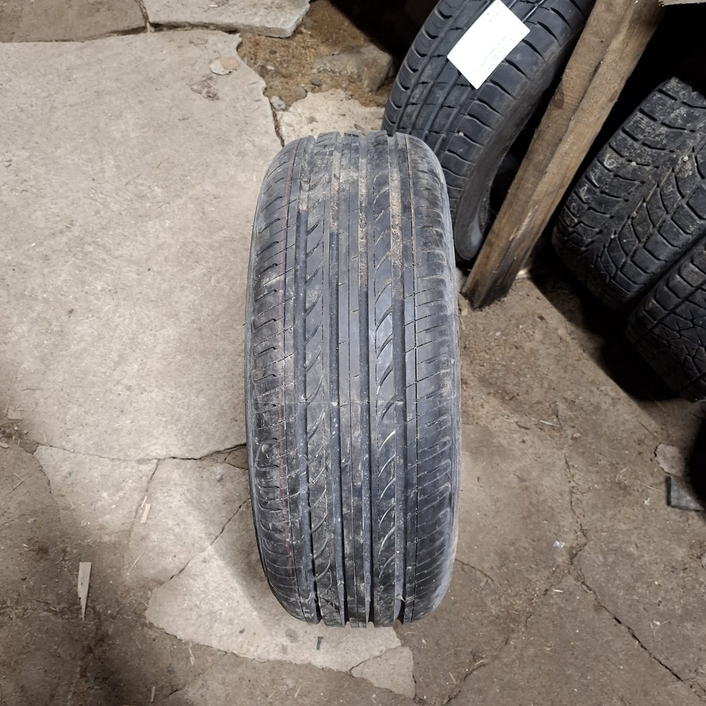 215/60R16 95H Goodride Radial SP06 Käytetty kesärengas Ajamaton DOT-09
