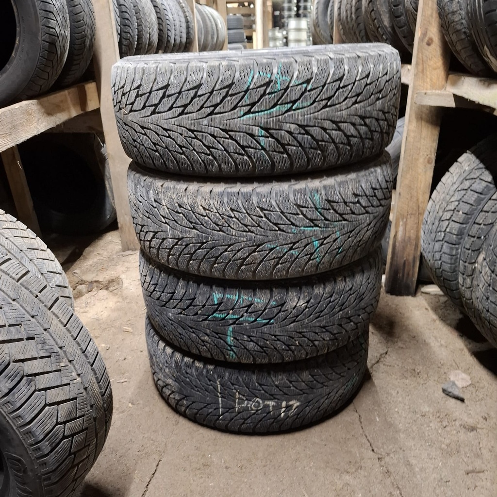 215/60R16 99R XL Nokian Hakkapeliitta R2 Käytetty kitkarengas 5-6 mm DOT-17
