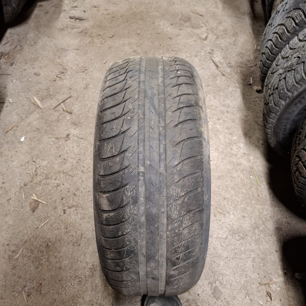 215/55R16 93V Kleber Dynaxer HP2 Käytetty kesärengas 4mm DOT-09