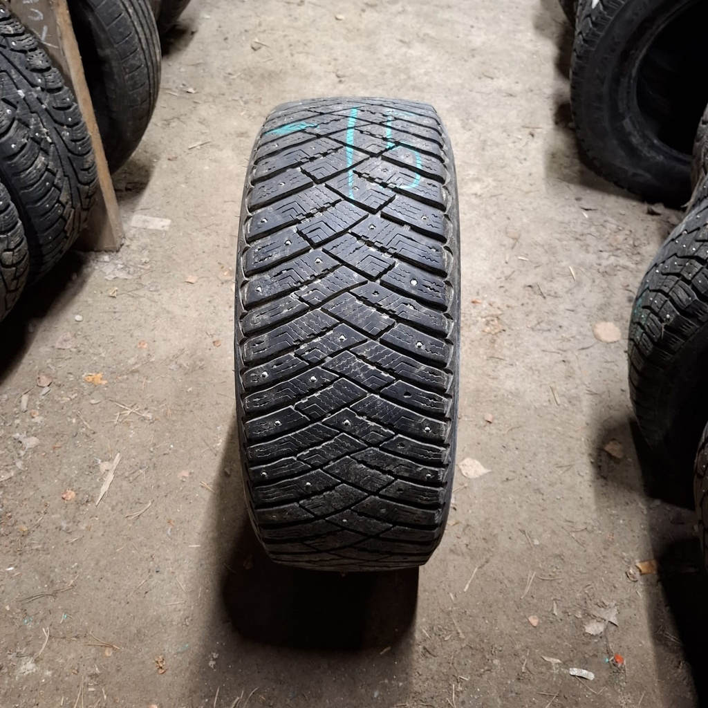 215/55R16 97T Goodyear Ultragrip Ice Käytetty nastarengas 7mm DOT-15