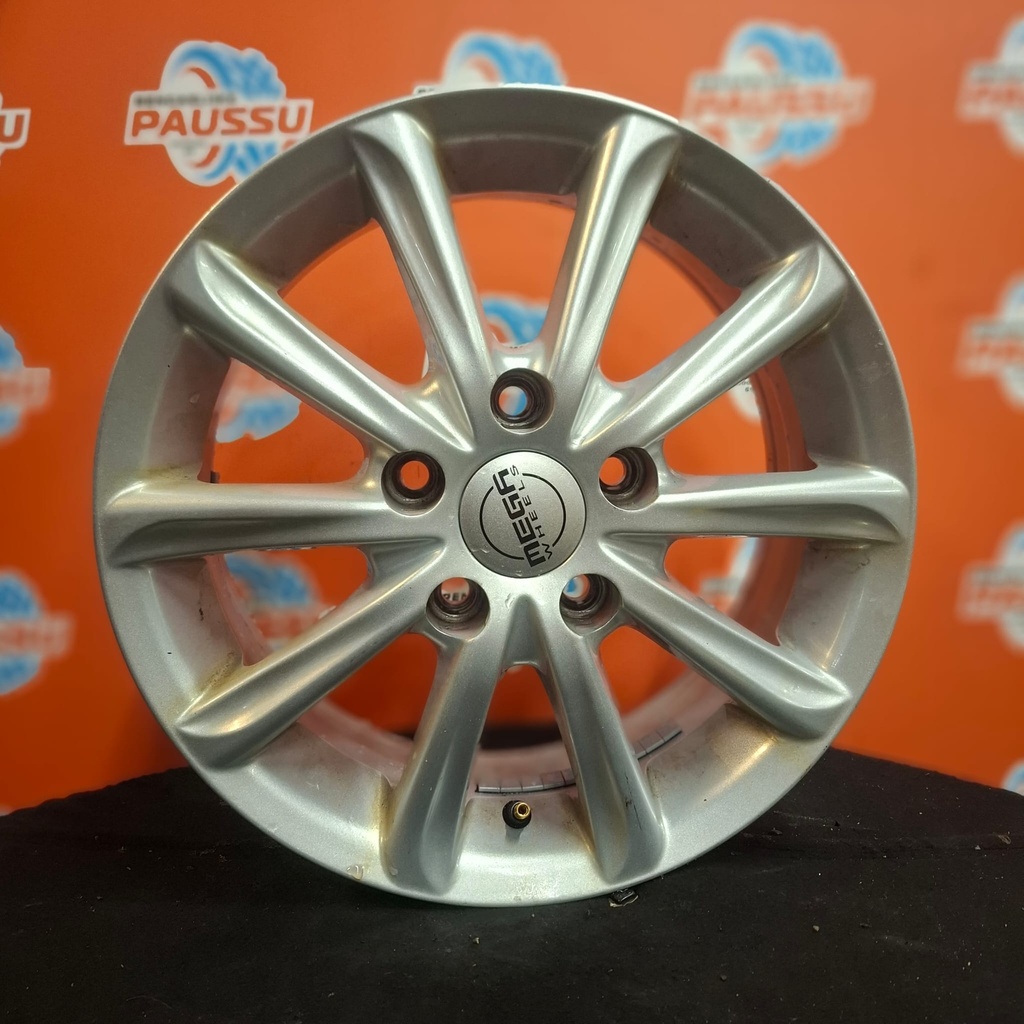 Käytetty MEGA WHEELS vannesarja 5x114,3 ET 42 KR 73,1 6x15"