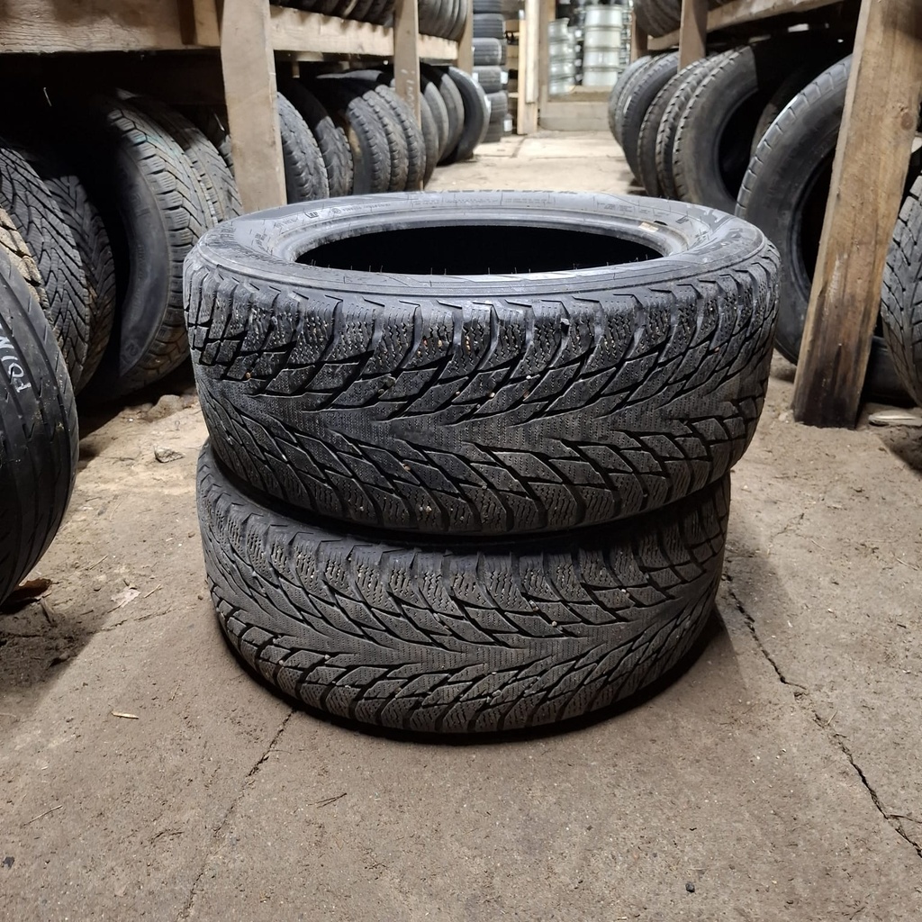 215/55R16 97R XL Nokian Hakkapeliitta R2 Käytetty kitkarengas 4,5mm DOT-14