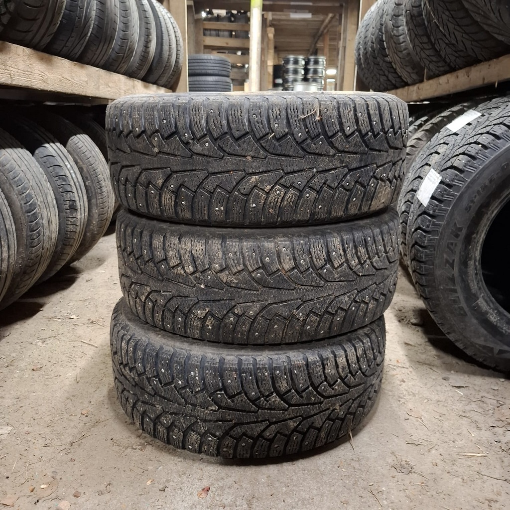 215/55R16 97T XL Nokian Hakkapeliitta 5 Käytetty nastarengas 5,5-6mm DOT-07