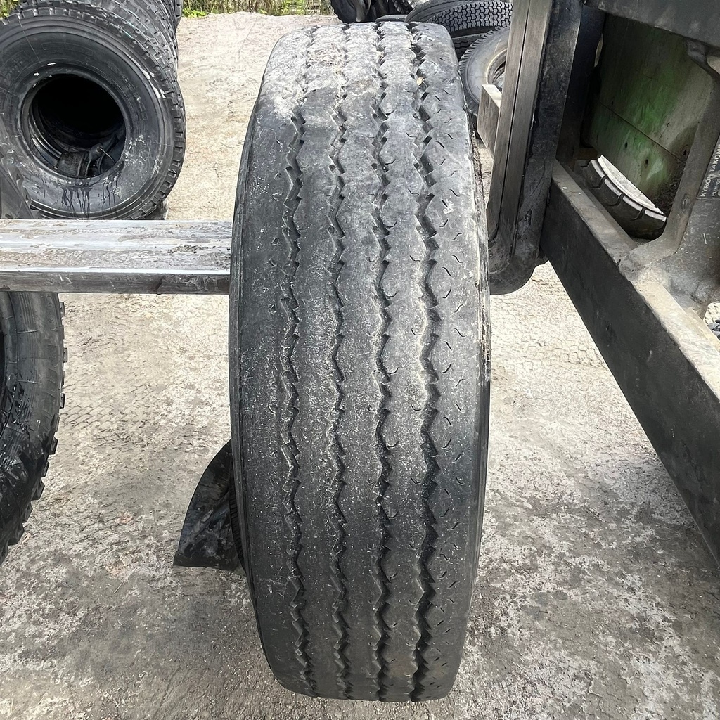12.00R20 154/149K Bridgestone R296 Käytetty KA-rengas 4mm (Pinnoitettu)