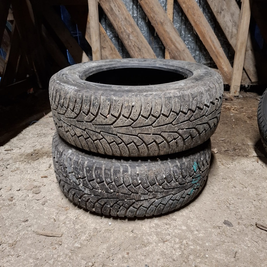 225/60R16 102T XL Nokian Hakkapeliitta 5 Käytetty nastarengas 6-7mm DOT-06 ja -07