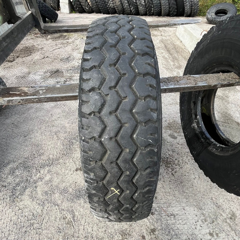 12.00R20 PR18 Semperit Athlet Super allround-steel Käytetty KA-rengas 9mm