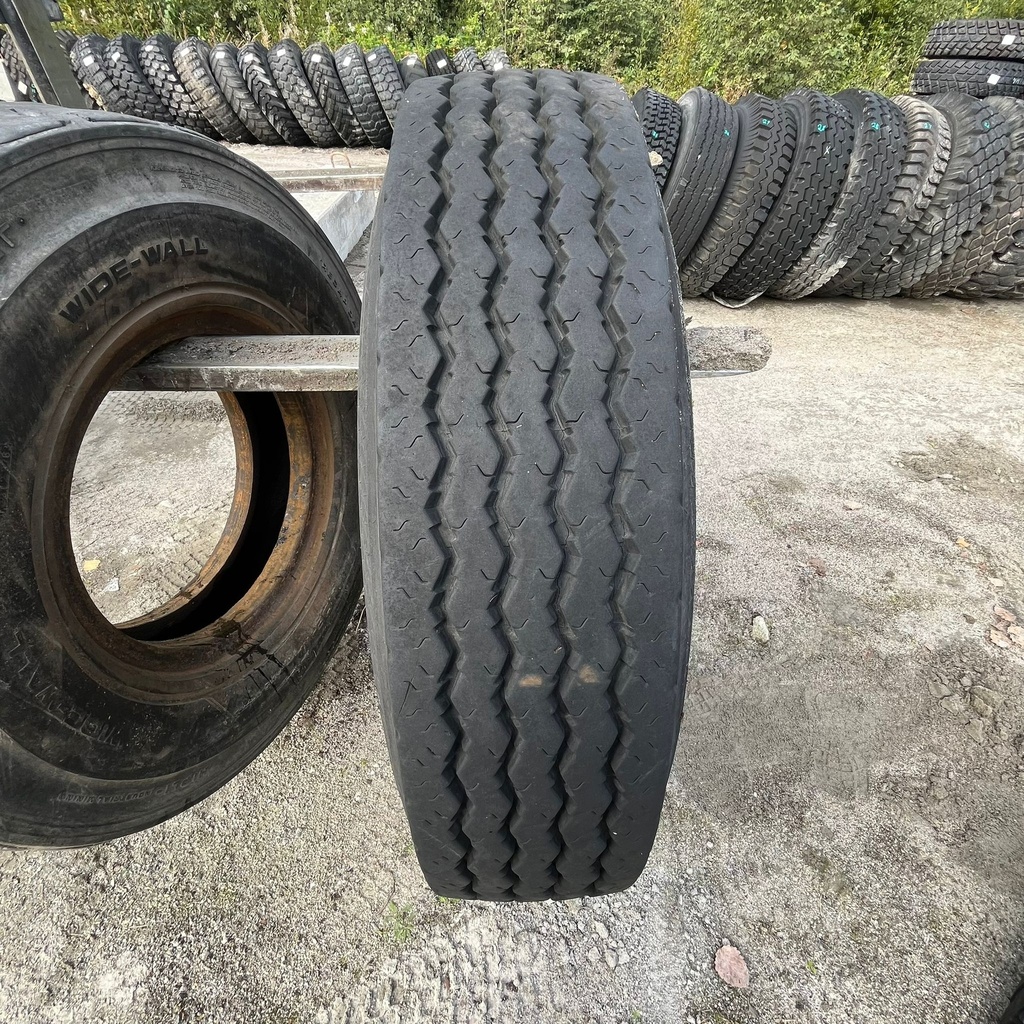 12.00R20 18PR Toyo Hyparadial 5 Käytetty KA-rengas 10mm (Pinnoitettu)