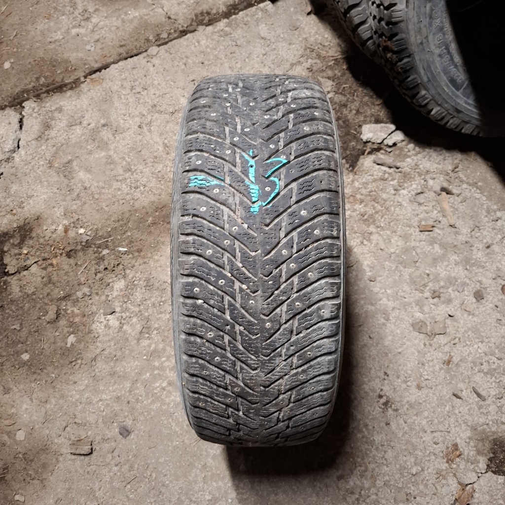 225/60R16 102T XL Nokian Hakkapeliitta 8 Käytetty nastarengas 5mm DOT-13