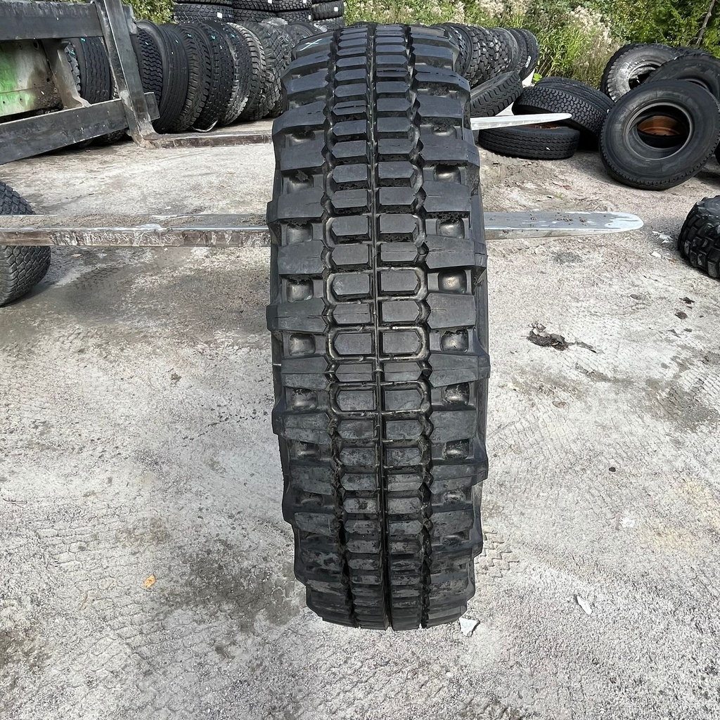 12.00-20 18pr Michelin Ajamaton KA-rengas Pinnoitettu