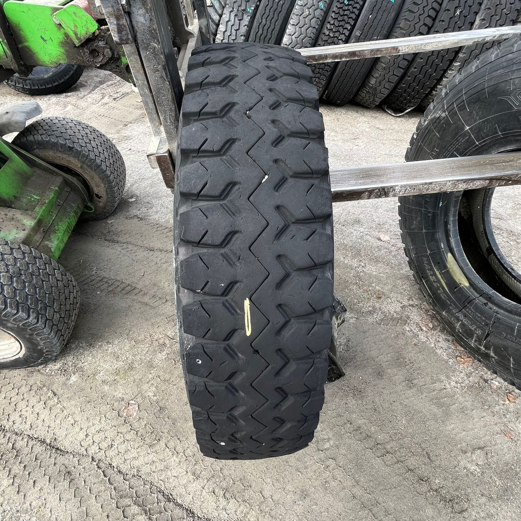 12.00R20 18PR Michelin XB Käytetty KA-rengas 7mm