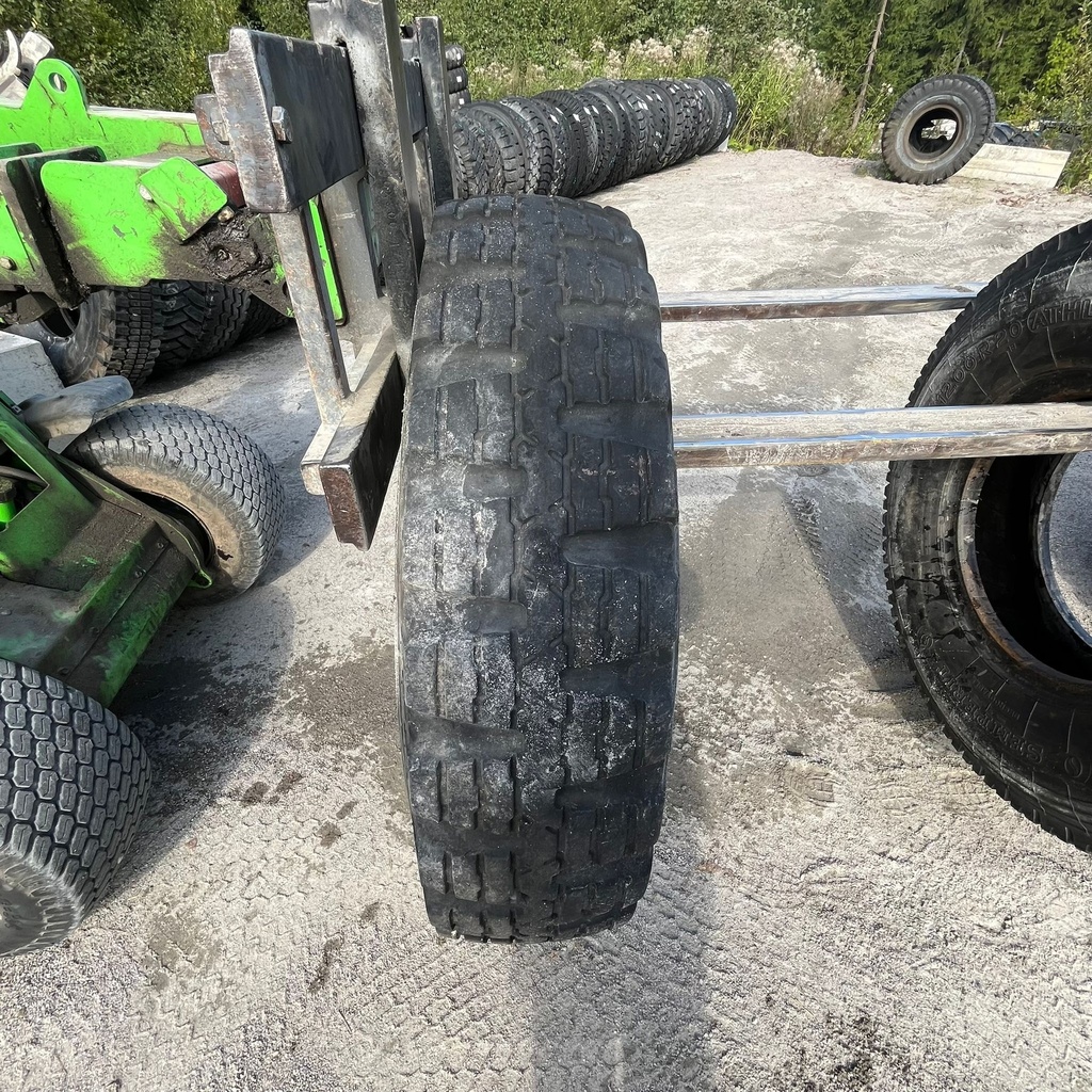 12.00R20 16PR METZELER M NYLSTEEL Käytetty KA-rengas 10mm