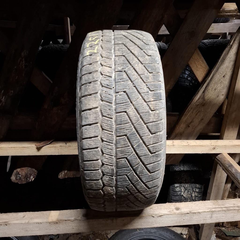 225/55R16 99T Continental VikingContact 5 Käytetty kitkarengas 6mm DOT-11