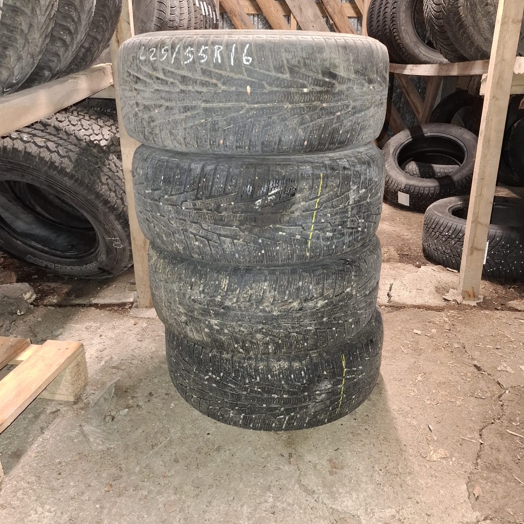 225/55R16 99R XL Nokian Hakkapeliitta R Käytetty kitkarengas 4,5-5mm DOT-08 ja -11