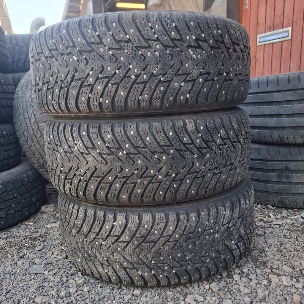 205/55R16 94T Nokian Hakkapeliitta 8 Käytetty nastarengas 6-6,5mm DOT-15