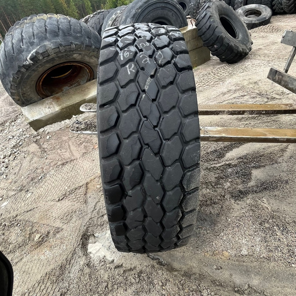 16.00R20 Michelin XL Käytetty KA-Rengas 12mm (vanha)