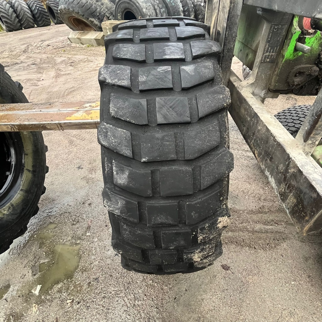 13.00R20 164F Michelin XL Käytetty KA-rengas veto 9mm (Vanaha, Pykimää)