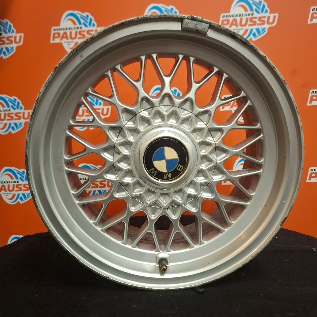 Käytetty BMW Style 5 vannesarja 5x120 ET20 KR72,6 7x15"