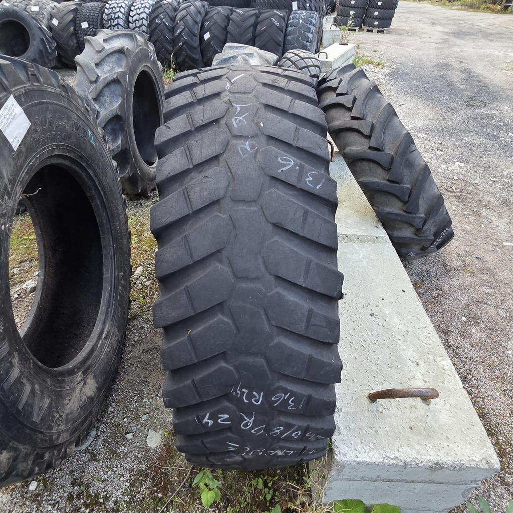 340/85R24 (13.6R24) 143A8 Alliance Multiuse 550 Käytetty rengas 5mm DOT-10