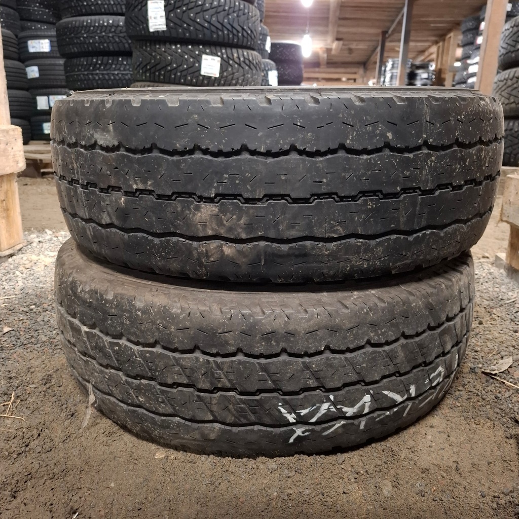 215/70R15C 109/107S LT Bridgestone Duravis R630 Käytetty kesärengas 4-6mm DOT-18