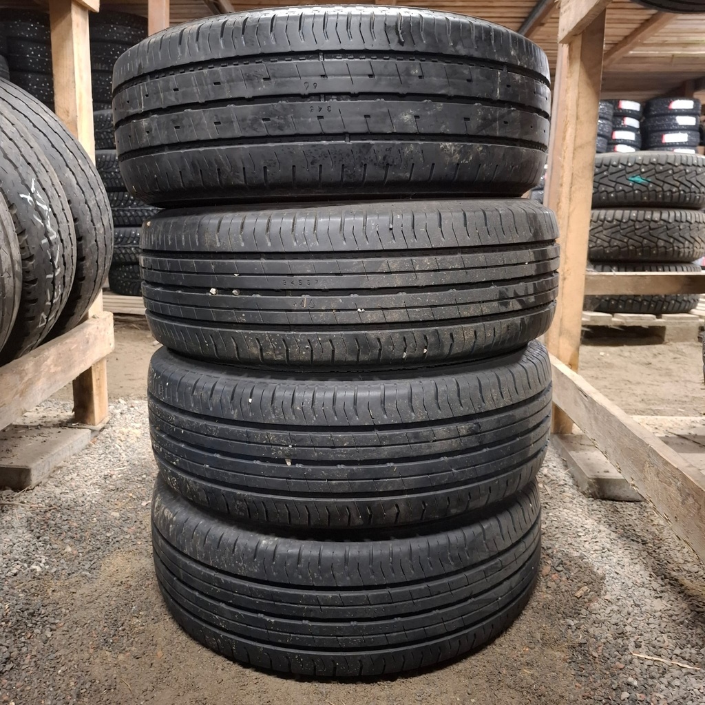215/70R15C 109/107R Nokian HakkaC2 Käytetty kesärengas 6-7,5mm DOT-20