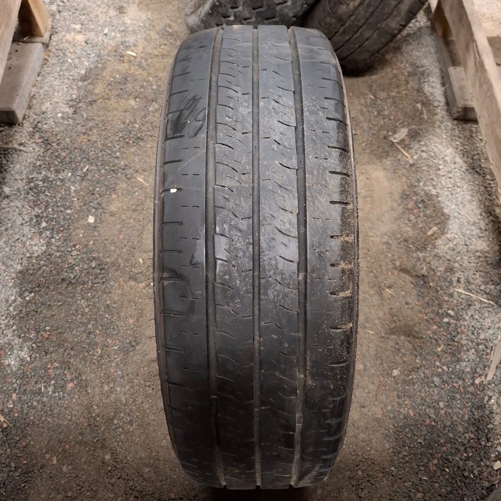 215/70R15C 109/107T Kumho Portran KC53 Käytetty kesärengas 5mm DOT-23