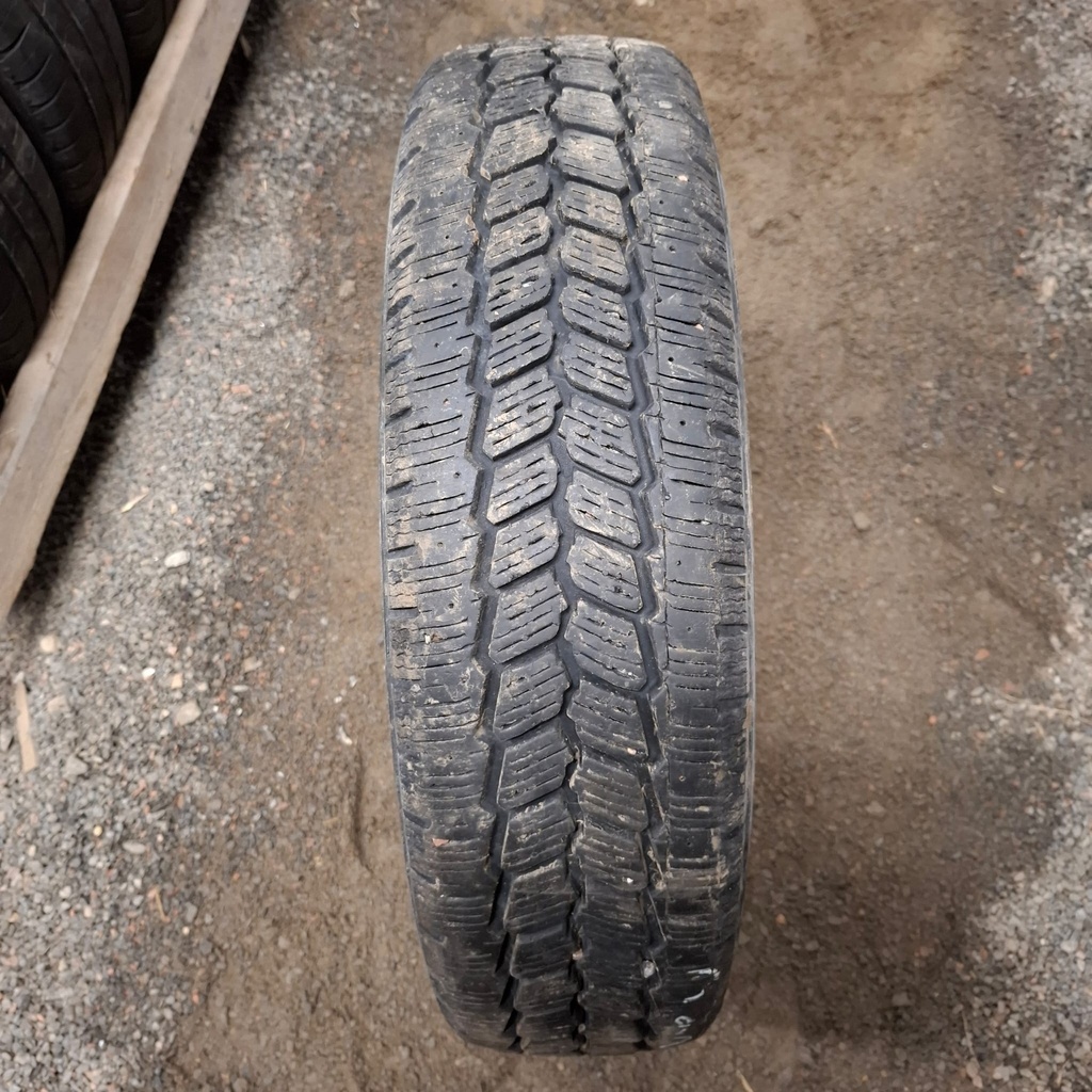 175/75R16C 101/99Q Michelin Agilis 81 Snow-Ice Käytetty kitkarengas 8mm DOT-07