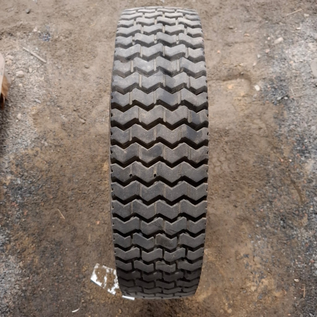 175/75R16C 101/99Q Pinnoitettu Käytetty kesärengas 9mm DOT-99