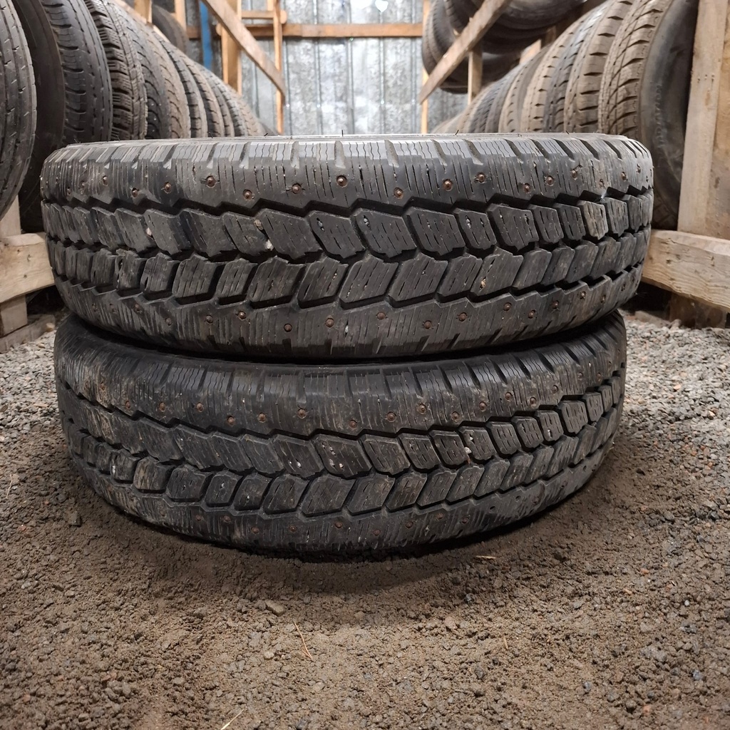 185/75R16C 104/102Q Michelin Agilis 81 Snow-Ice Käytetty nastarengas 9mm DOT-07