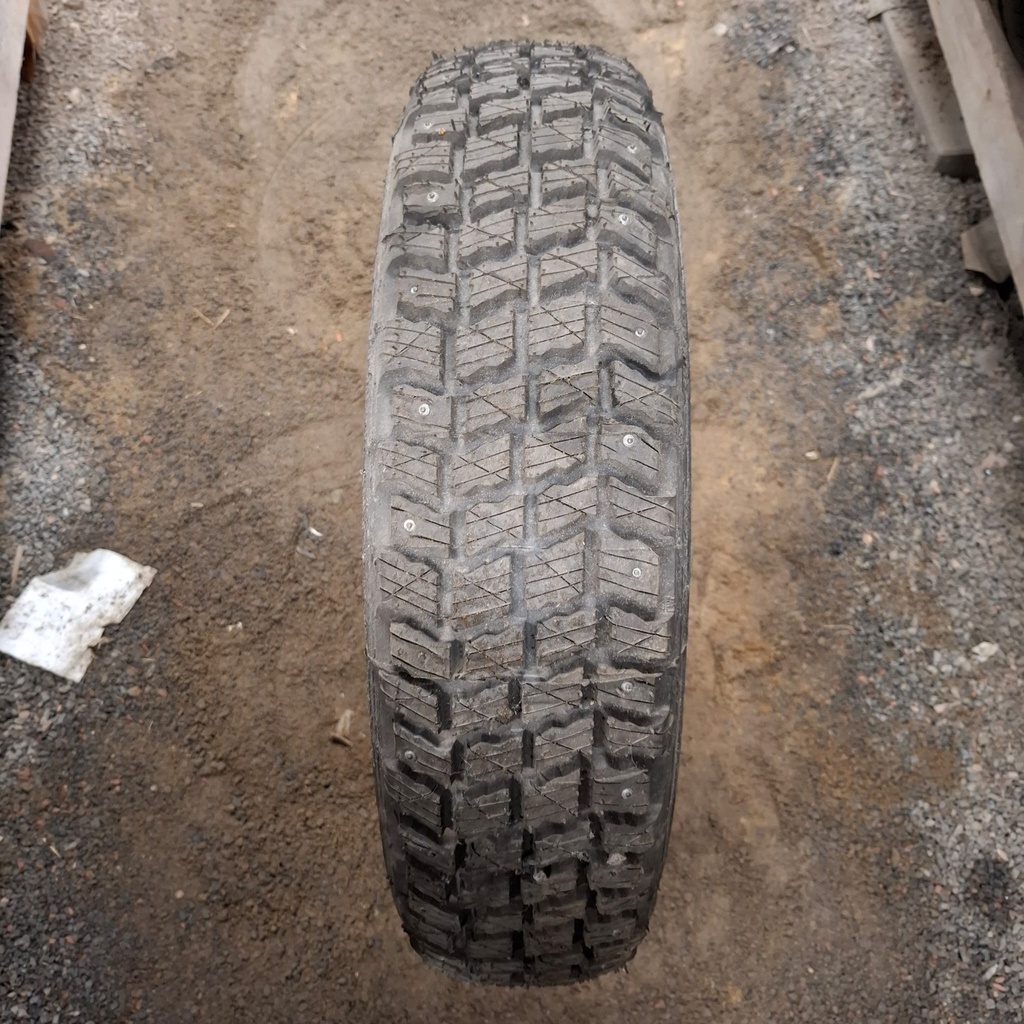 185/75R16C 104/102N Bridgestone RD-613 Käytetty nastarengas Ajamaton DOT-91