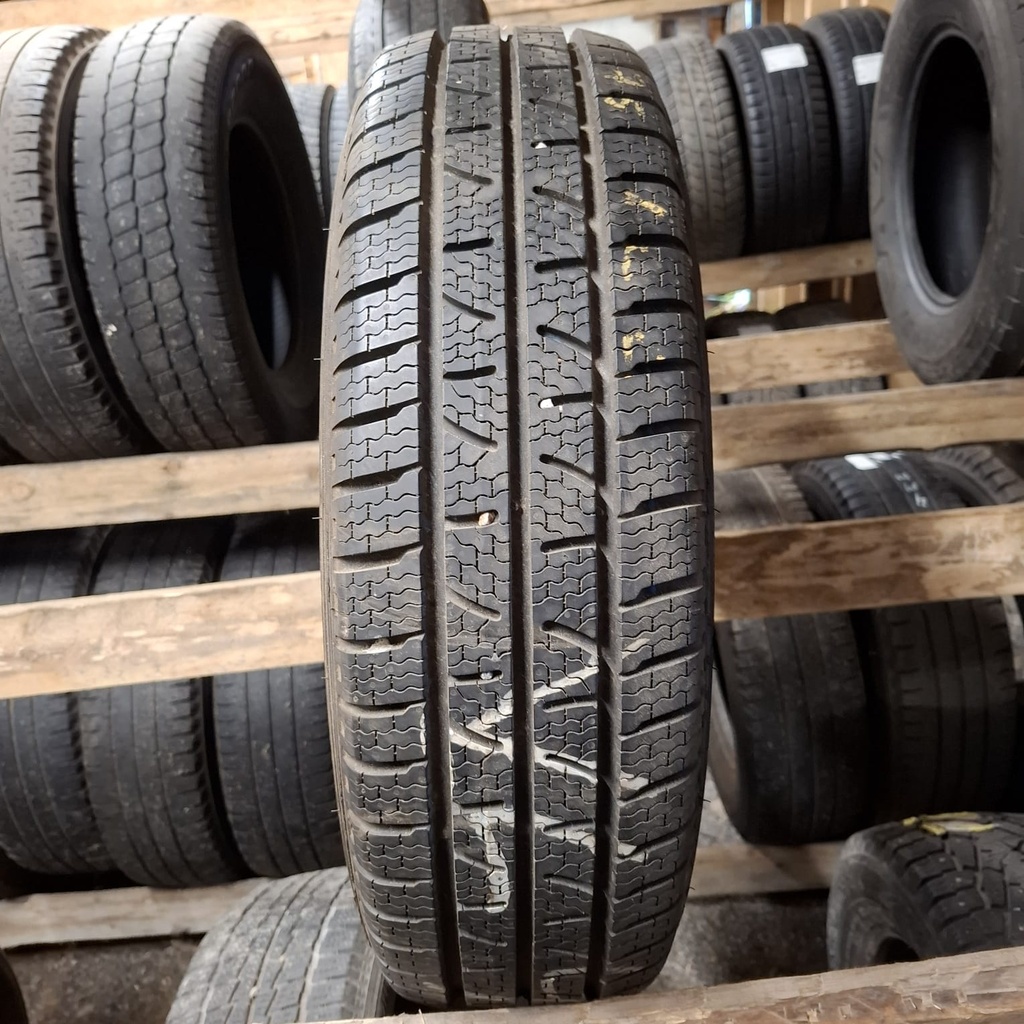 195/75R16C 107/105R Pirelli Carrier Winter Käytetty kitkarengas 9,5mm DOT-18