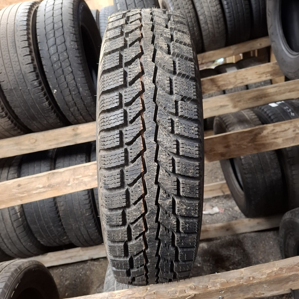 195/75R16C 107/105S Nokian Hakkapeliitta C Käytetty kitkarengas Ajamaton DOT-06