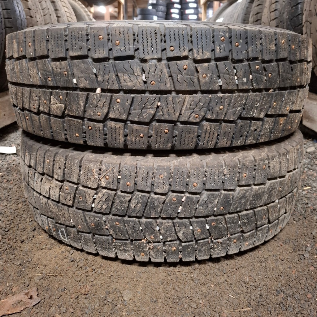 205/75R16C 110/108R Continental VanContact Ice Käytetty nastarengas 6,5-7,5mm DOT-19