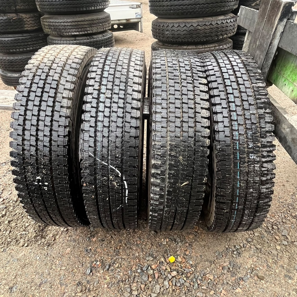 9.00R20 14PR DUNLOP SP020A Ajamaton KA-rengas All-Position DOT-09-13