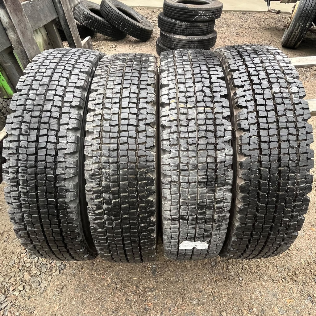 9.00R20 14PR Bridgestone W970 Ajamaton KA-rengas All-Position DOT-09