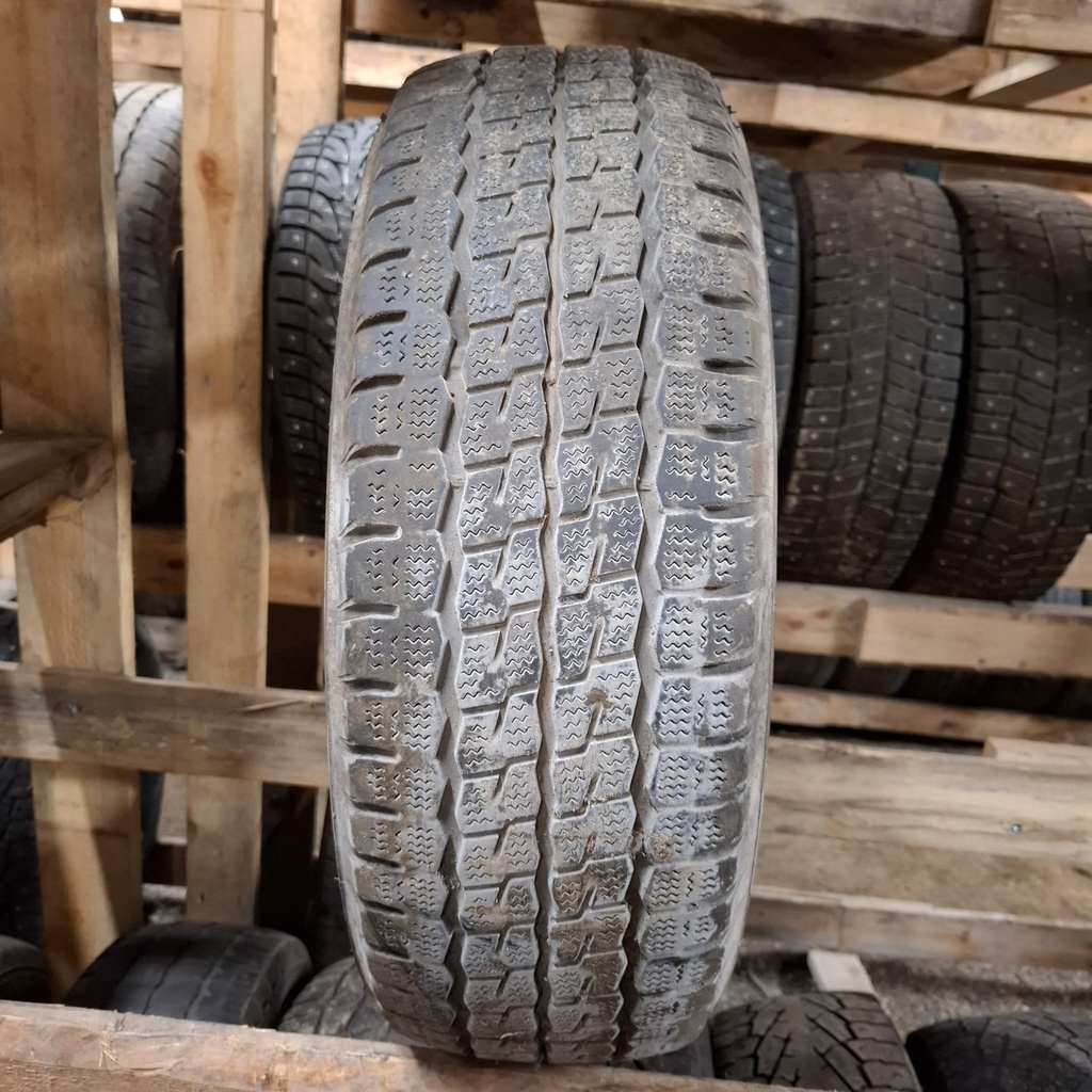 205/65R16C 107/105R Firestone Vanhawk winter Käytetty kitkarengas 6,5mm DOT-17