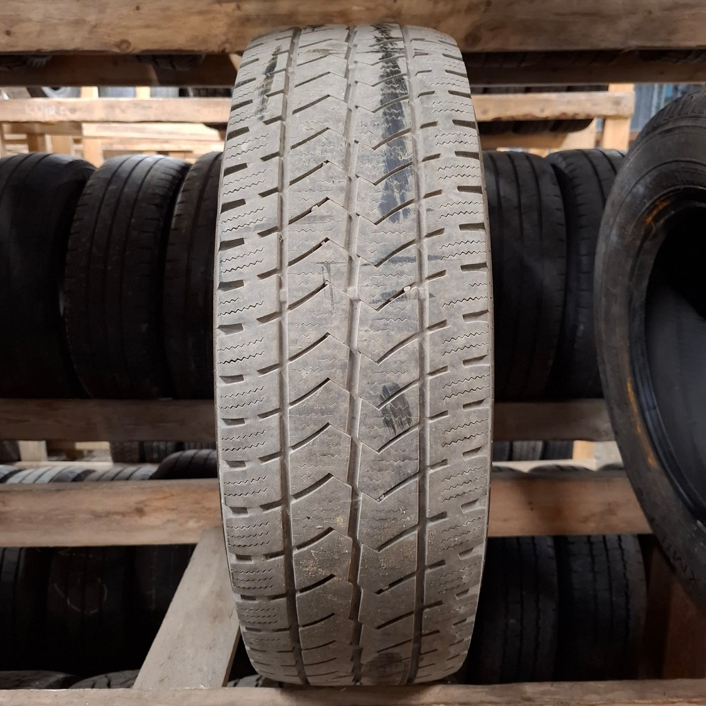 215/75R16C 113/111R Semperit Van Grip Käytetty kitkarengas 4,5mm DOT-08