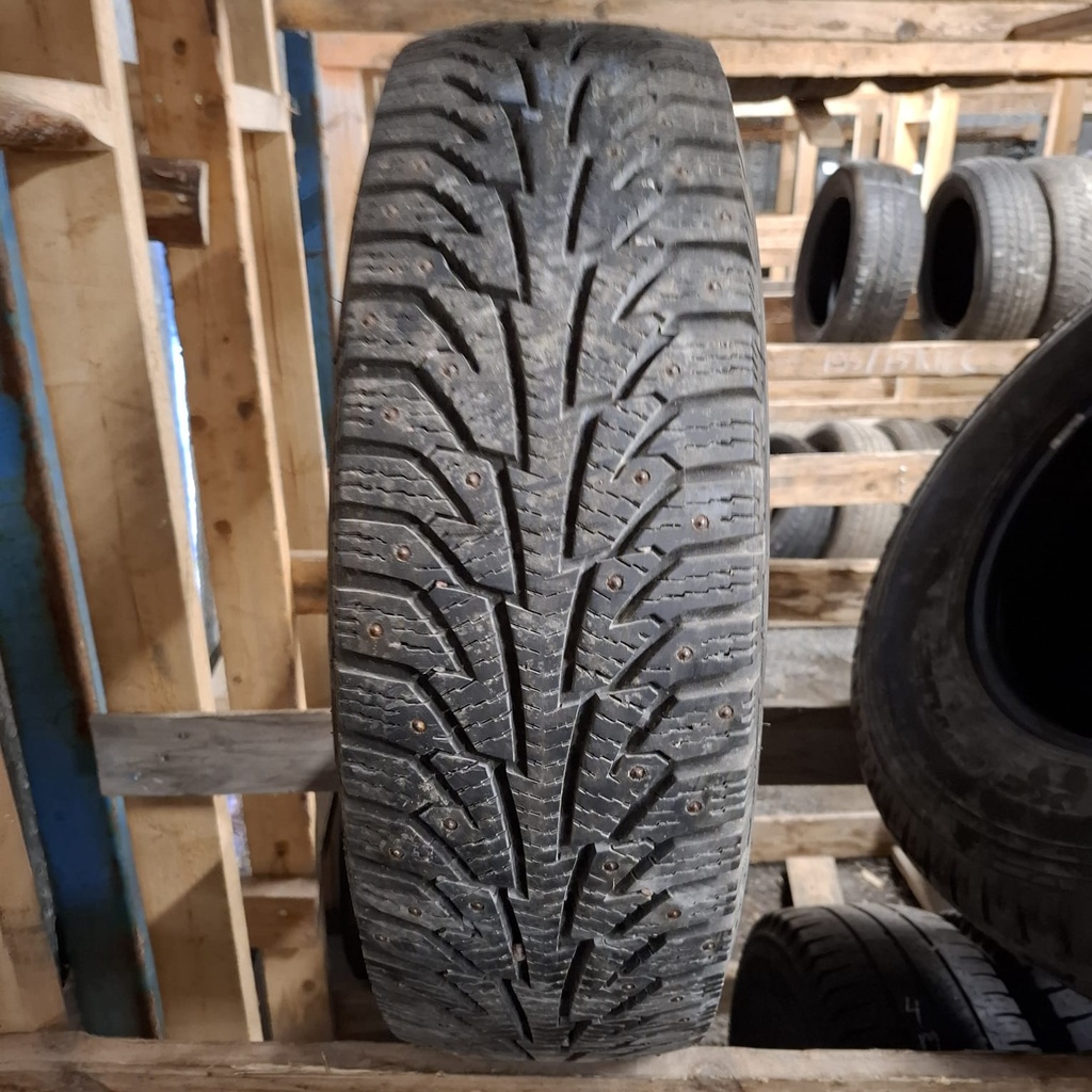 225/75R16C 121/120R Nokian Hakkapeliitta C Gargo Käytetty nastarengas 10mm DOT-07