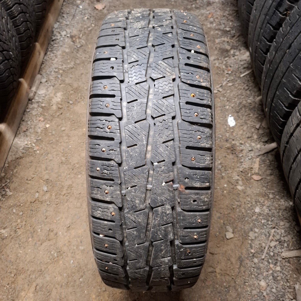 235/65R16C 115/113R Michelin Agilis X-Ice North Käytetty nastarengas 6,5mm DOT-19