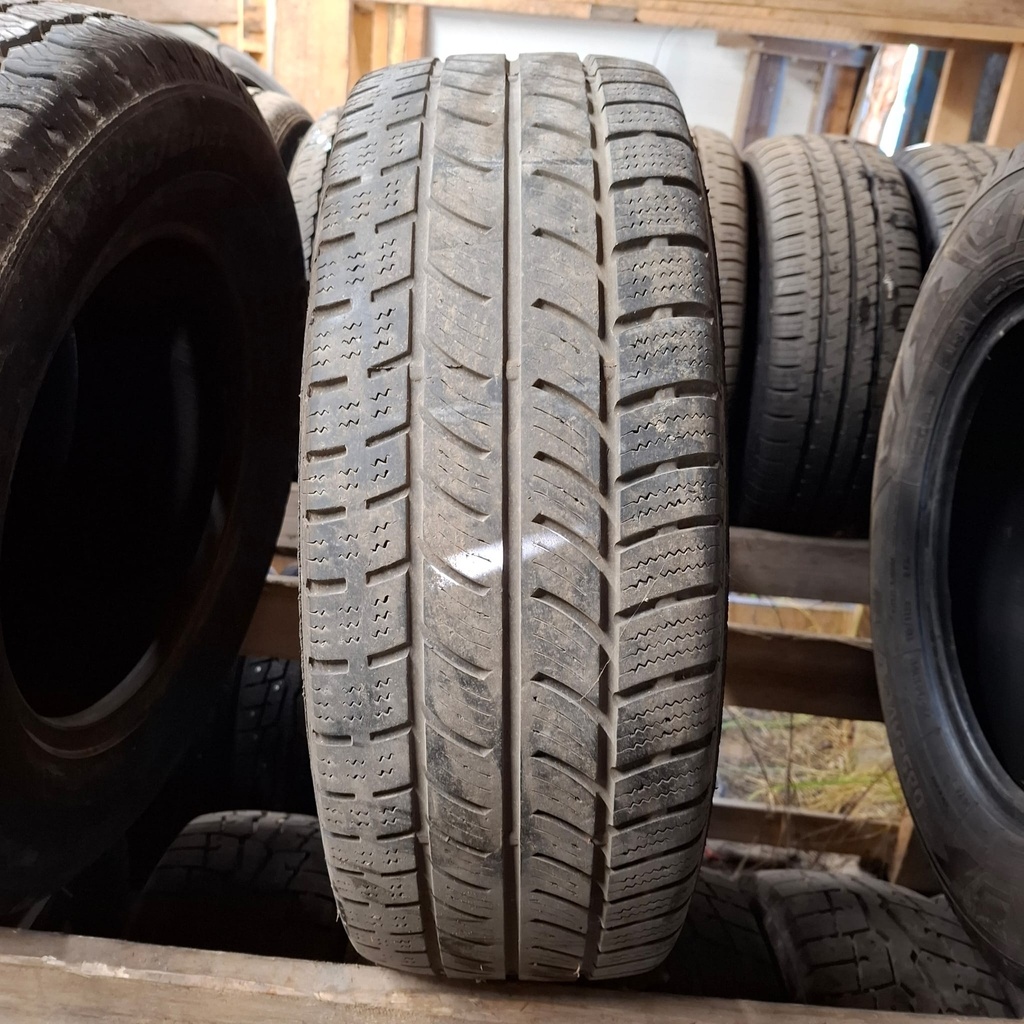 235/65R16C 115/113R Continental VancoWinter 2 Käytetty kitkarengas 4,5mm DOT-11