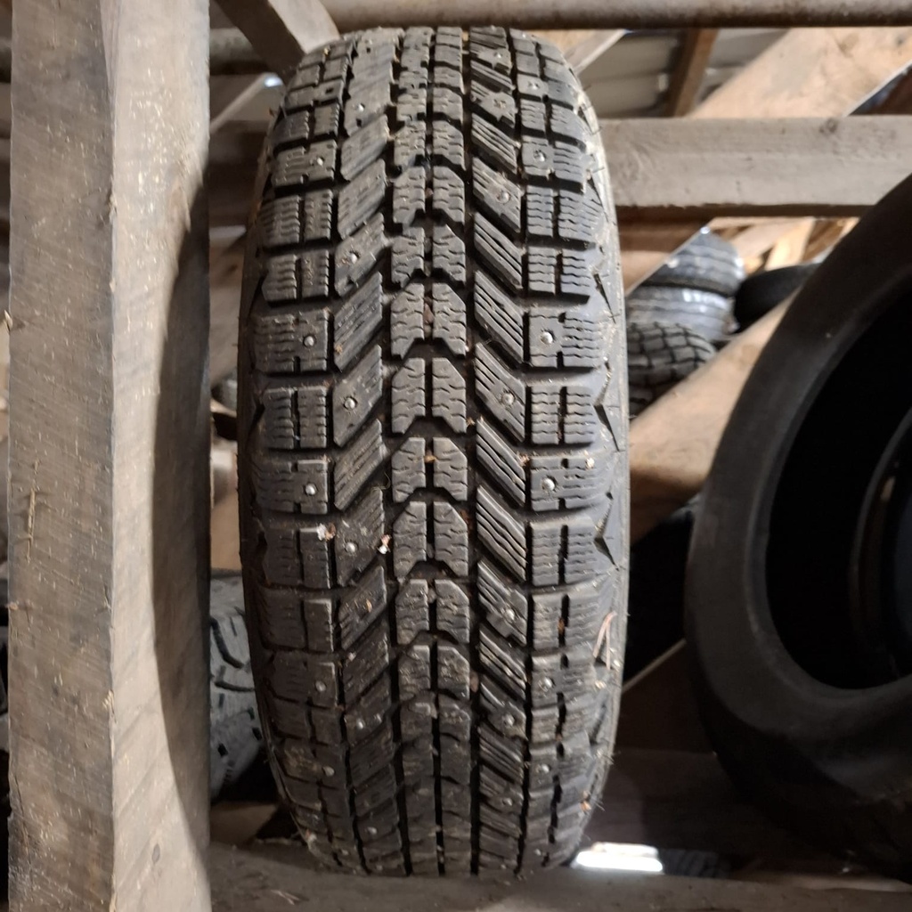 175/65R14 82S Firestone WinterForce Käytetty nastarengas 8mm DOT-12
