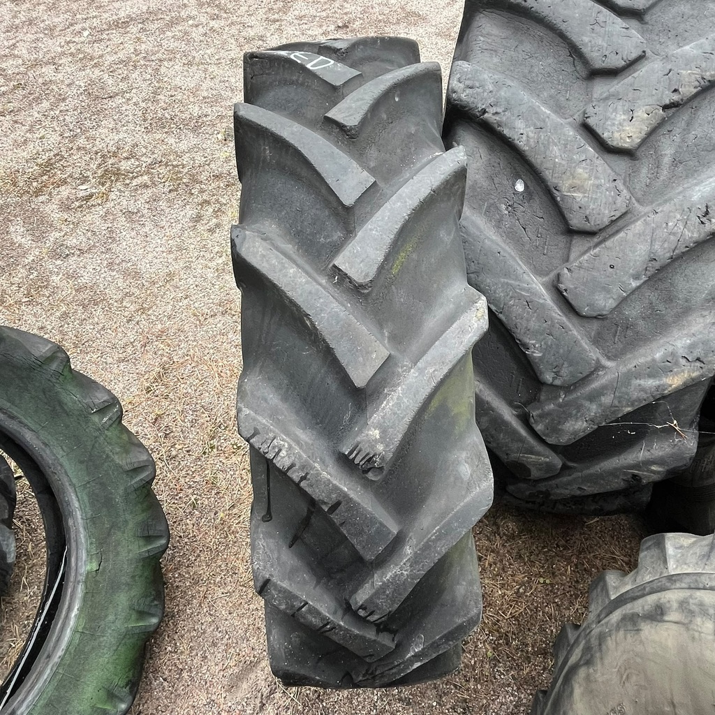 9.5-24 (9-24) 4pr Vredestein Transport Käytetty rengas 10mm (Vanha, Pykimää)