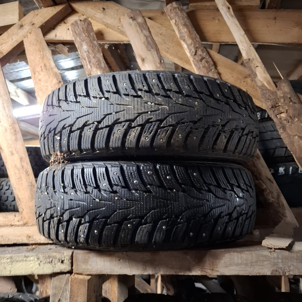 185/65R14 90T XL Nexen Winguard Win Spike WH62 Käytetty nastarengas 8,5mm DOT-18