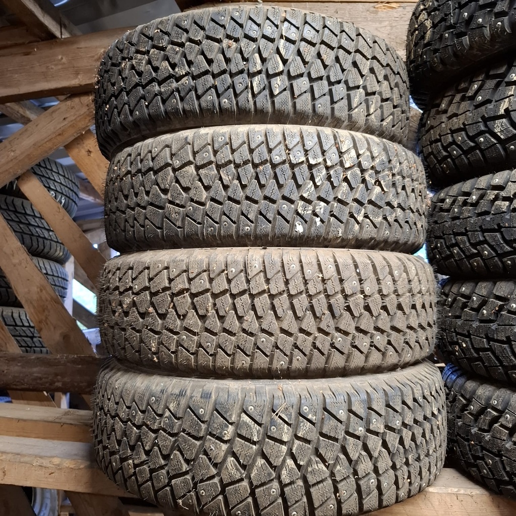 185/70R14 88Q Michelin Ivalo Käytetty nastarengas Ajamaton DOT-97
