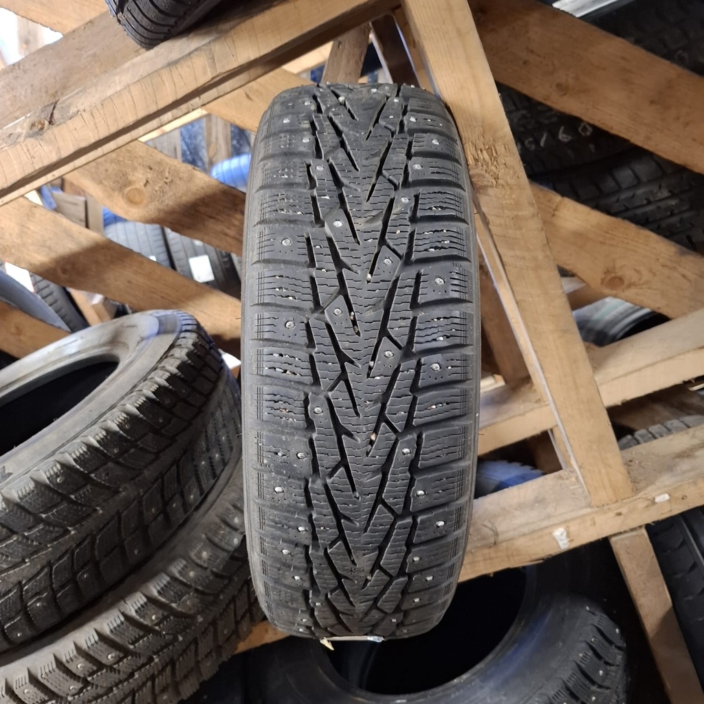 185/70R14 90T XL Nokian Hakkapeliitta 7 Käytetty nastarengas 8mm DOT-11