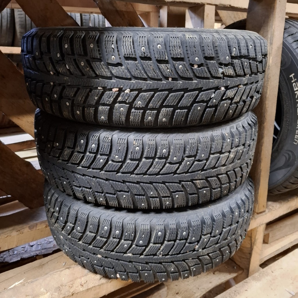185/70R14 86Q Pinnoitettu Käytetty nastarengas 5-6,5mm DOT-10 ja -11