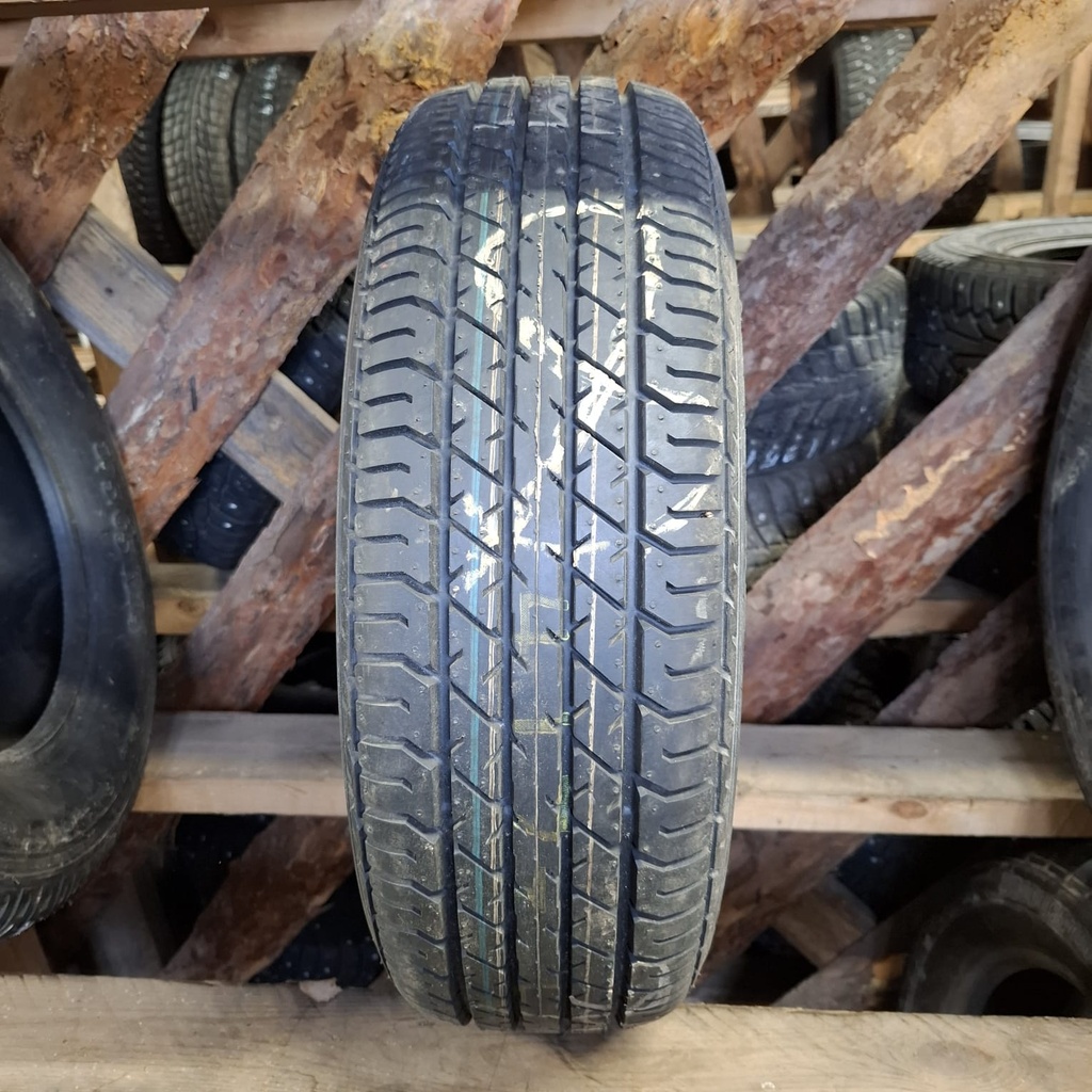 195/65R14 89H Dunlop SP Sport D8 Käytetty kesärengas Ajamaton DOT-93