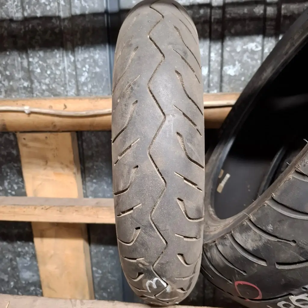 110/90-13M/C 55P Bridgestone Hoop B03 G Käytetty MP-Rengas 4mm DOT-98