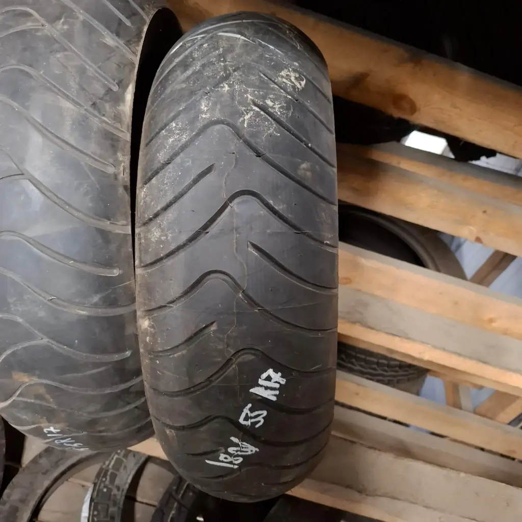 180/55ZR17 M/C 73W Michelin Macadam 100X Käytetty MP-Rengas Ajamaton DOT-05