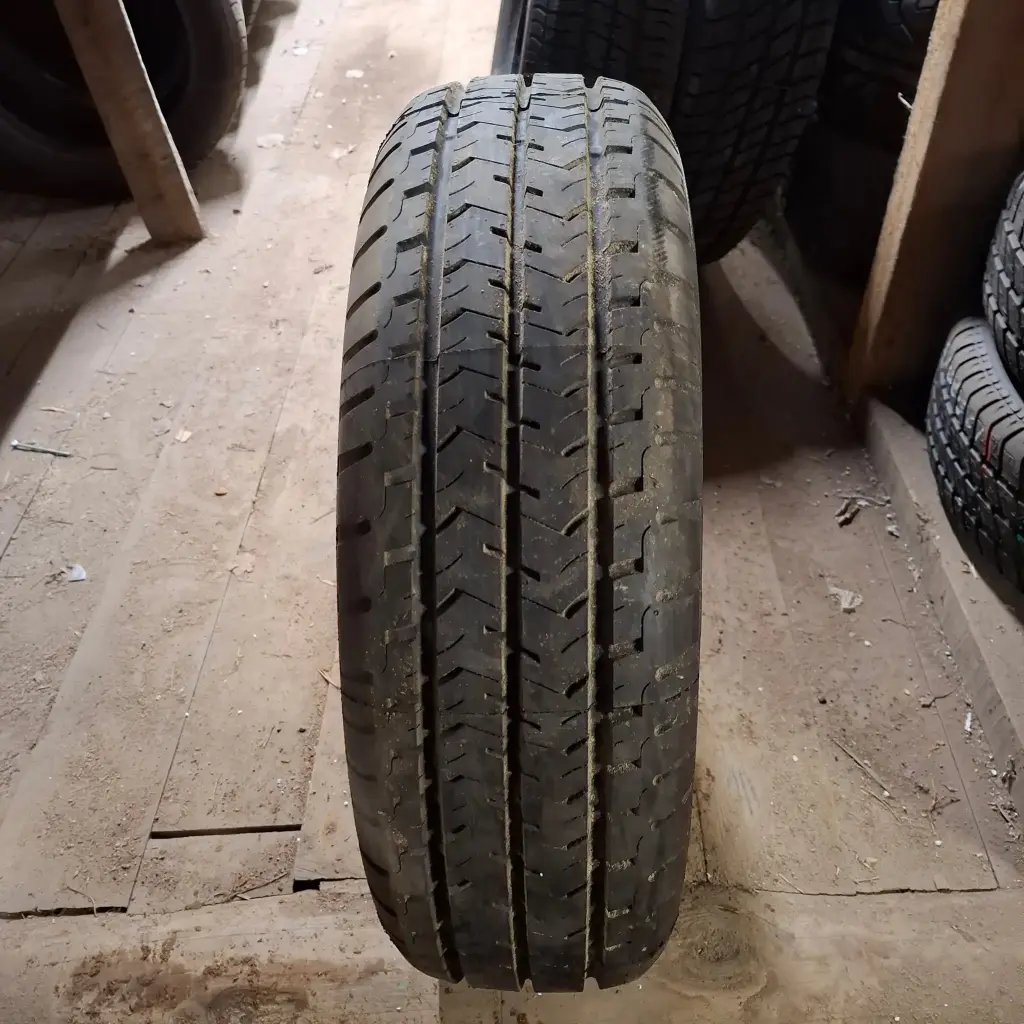 195/70R15 97T Uniroyal Rainmax Ajamaton kesärengas DOT-06
