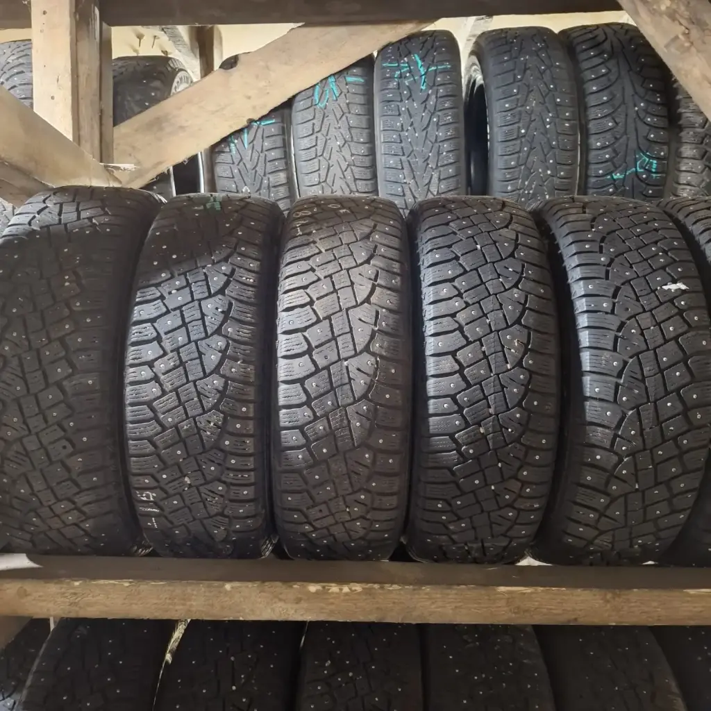 185/65R15 92T XL Continental Icecontact 2 Käytetty nastarengas 4-5,5mm DOT-16 ja -18